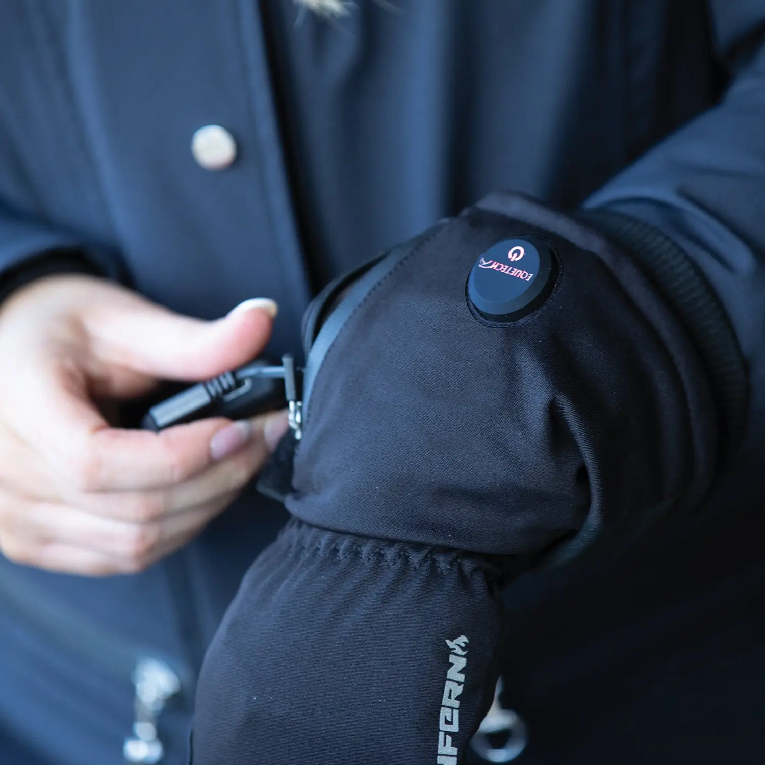 Equetech Inferno Waterproof Heated Riding Gloves (inc. 2 x batteries) - Image 3