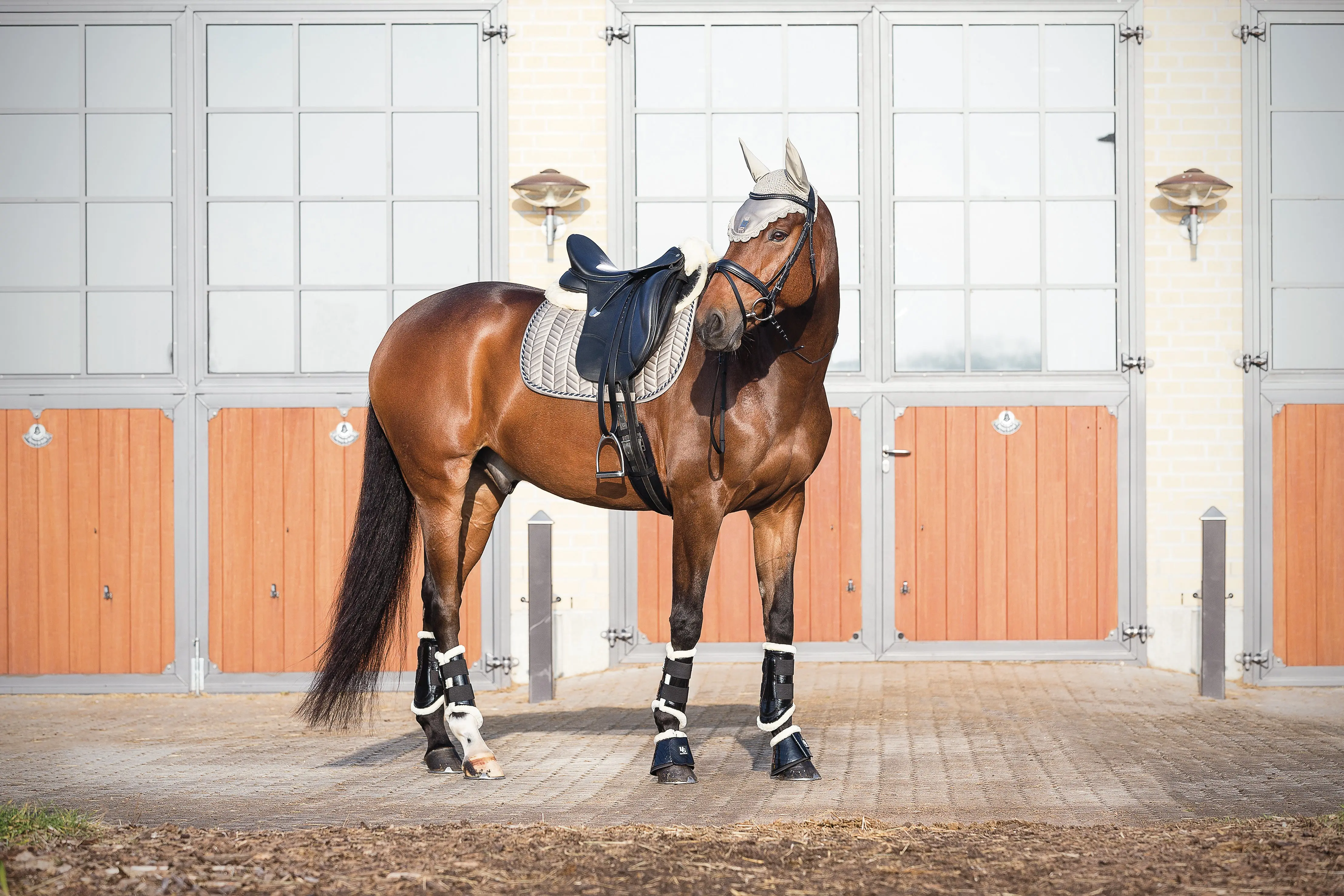 Horseguard Medilamb Sheepskin Riser Pad - Image 3