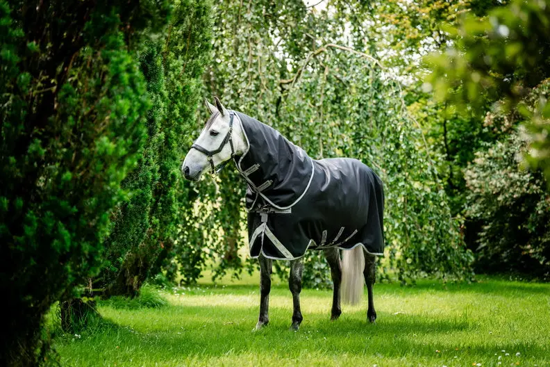 Horseware Ireland Amigo 1200D Plus Turnout Rug 50G Black / Titanium Grey & Silver - Image 8