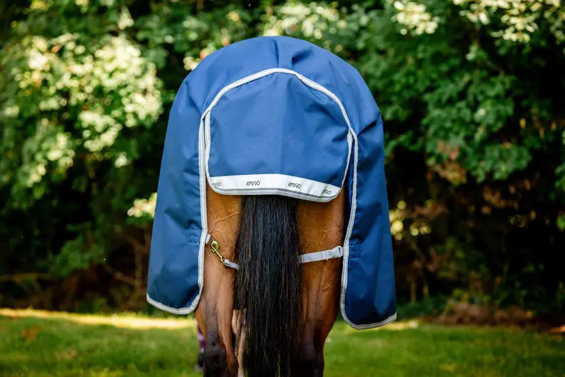 Horseware Ireland Amigo 1200D Wug Turnout Rug 250G Navy / Titanium Grey & Silver - Image 3