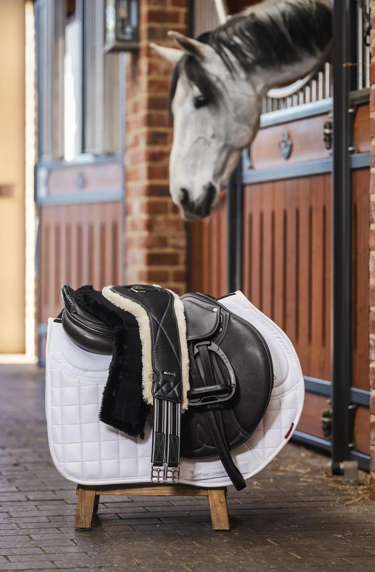 LeMieux Arika Simuwool Contoured Long Girth Black - Image 2