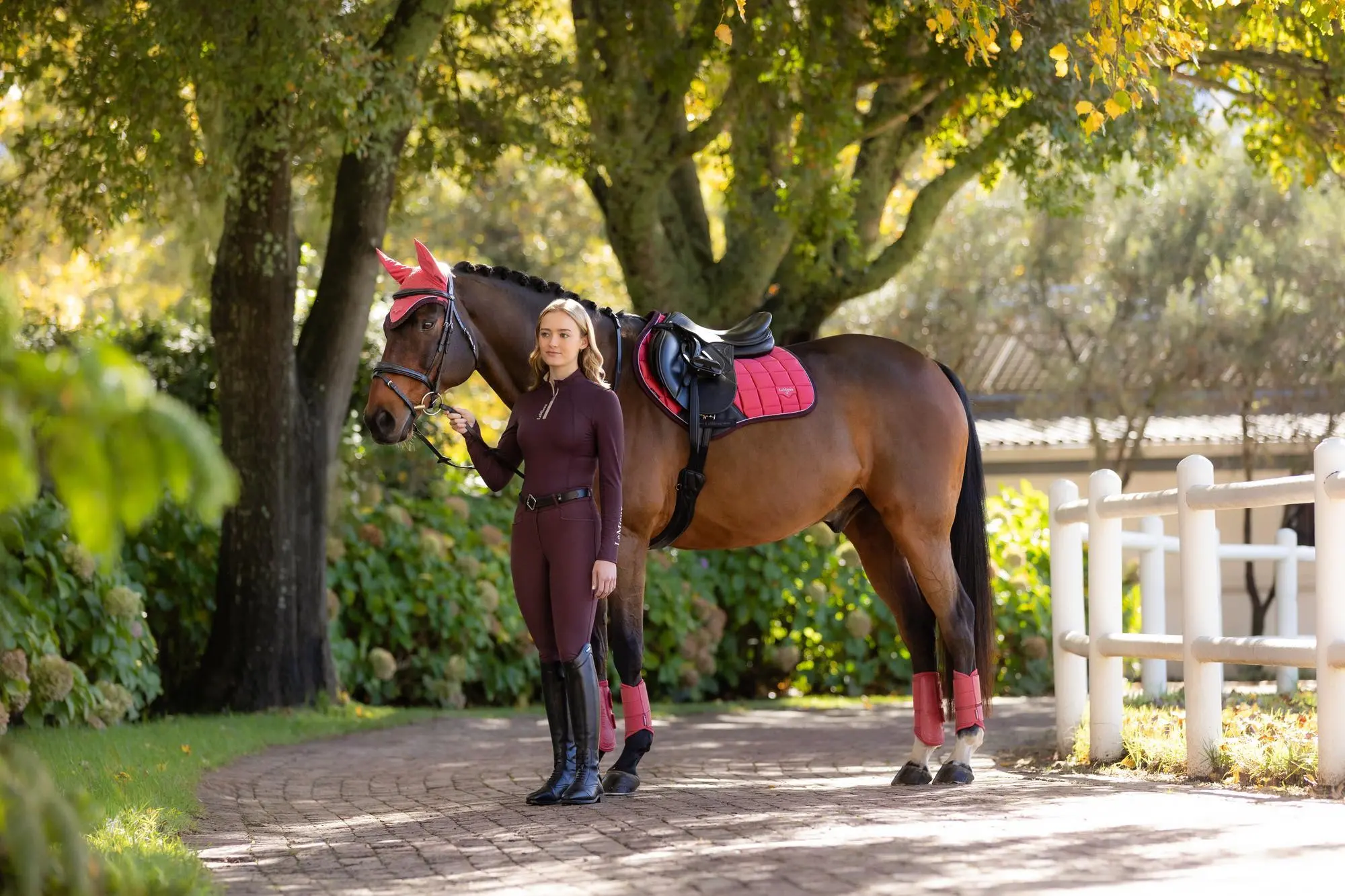 LeMieux Loire Classic Close Contact Square Cranberry - Image 4