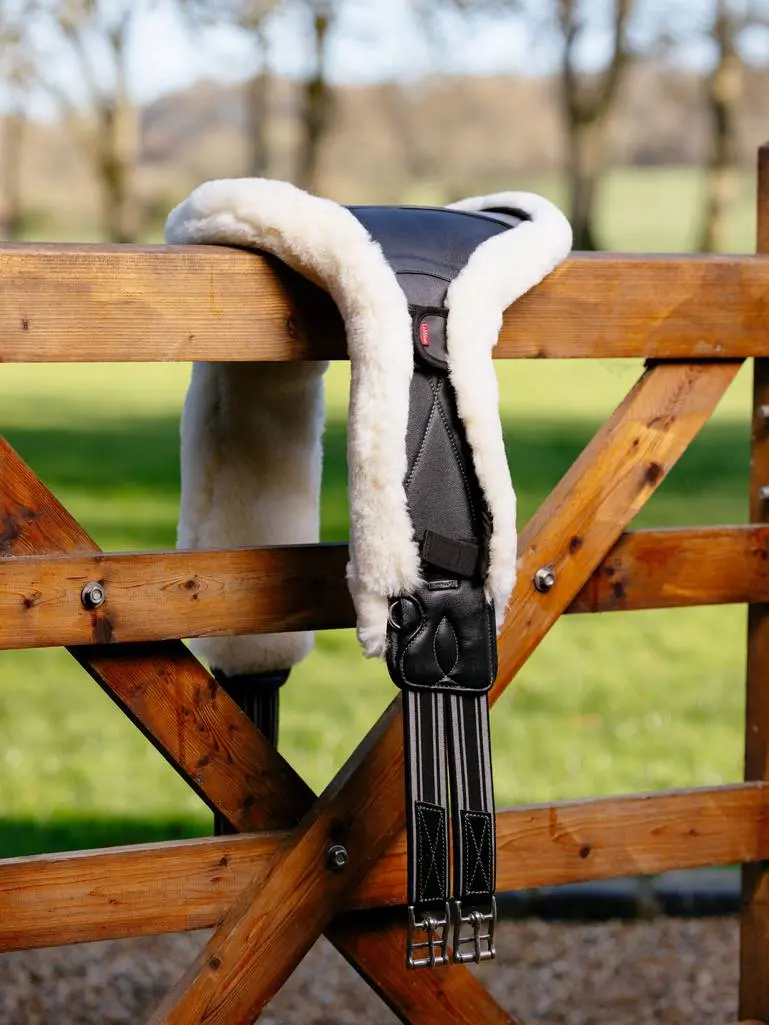 LeMieux Merino+ Anatomic Long Stud Girth Cover Natural - Image 3