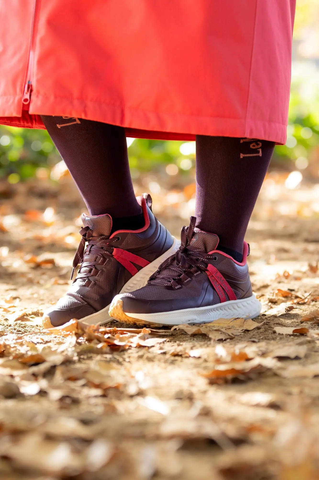 LeMieux Trax Viva Waterproof Trainer Damson - Image 2