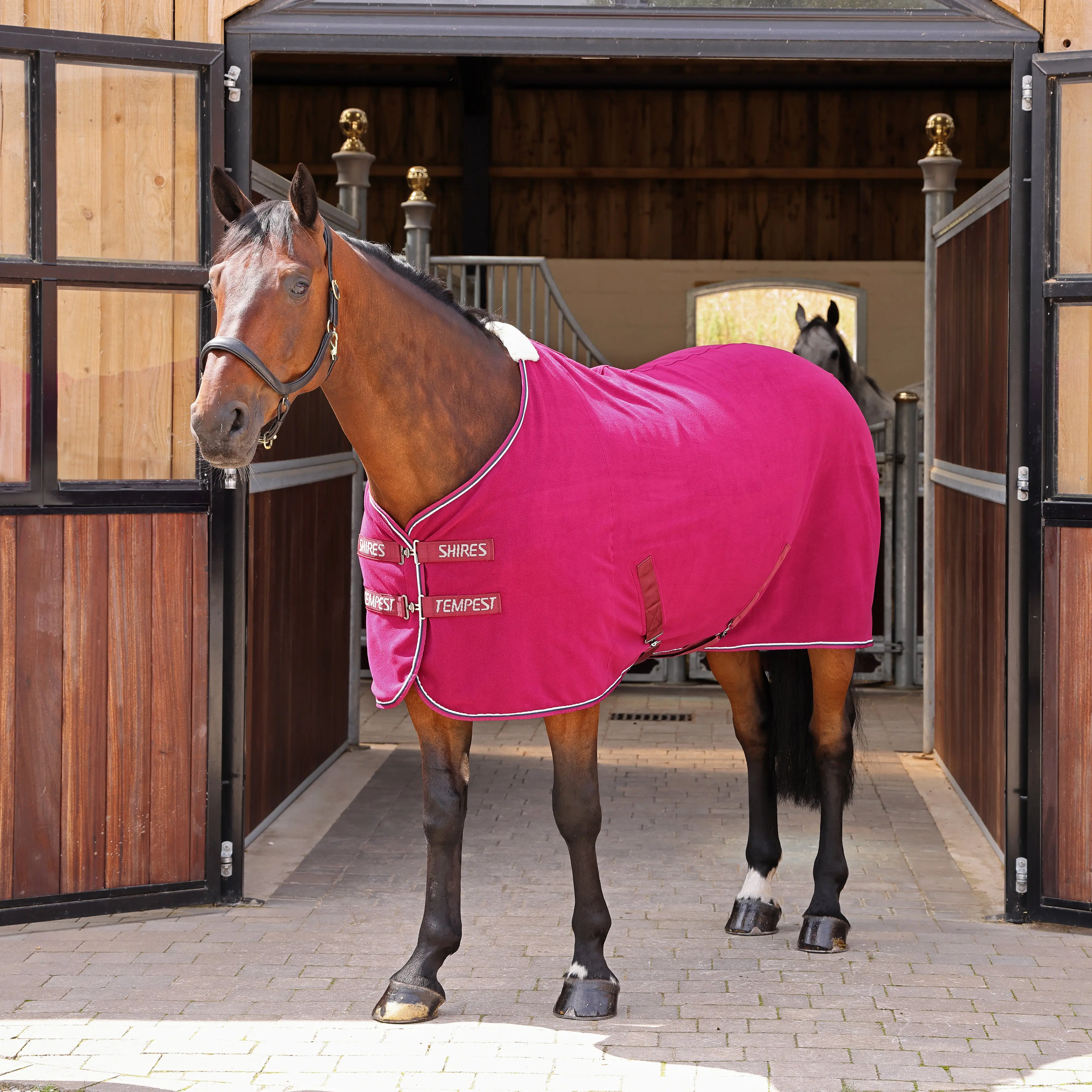 Shires Tempest Original Maroon Fleece Rug - Image 7