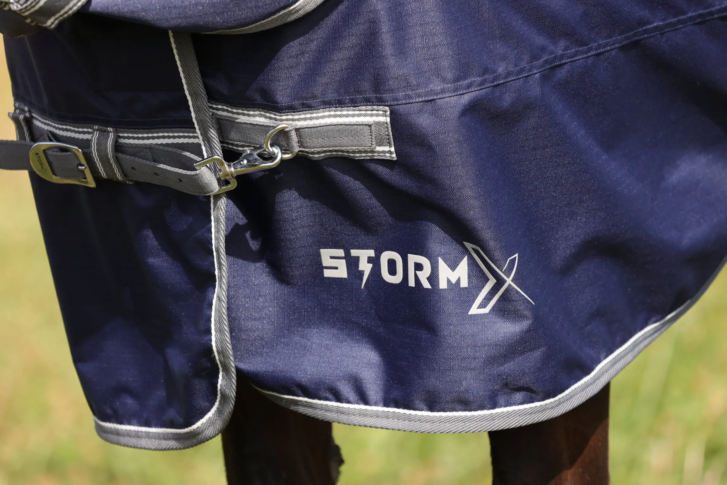 StormX Empra 100 Turnout Rug - Image 2