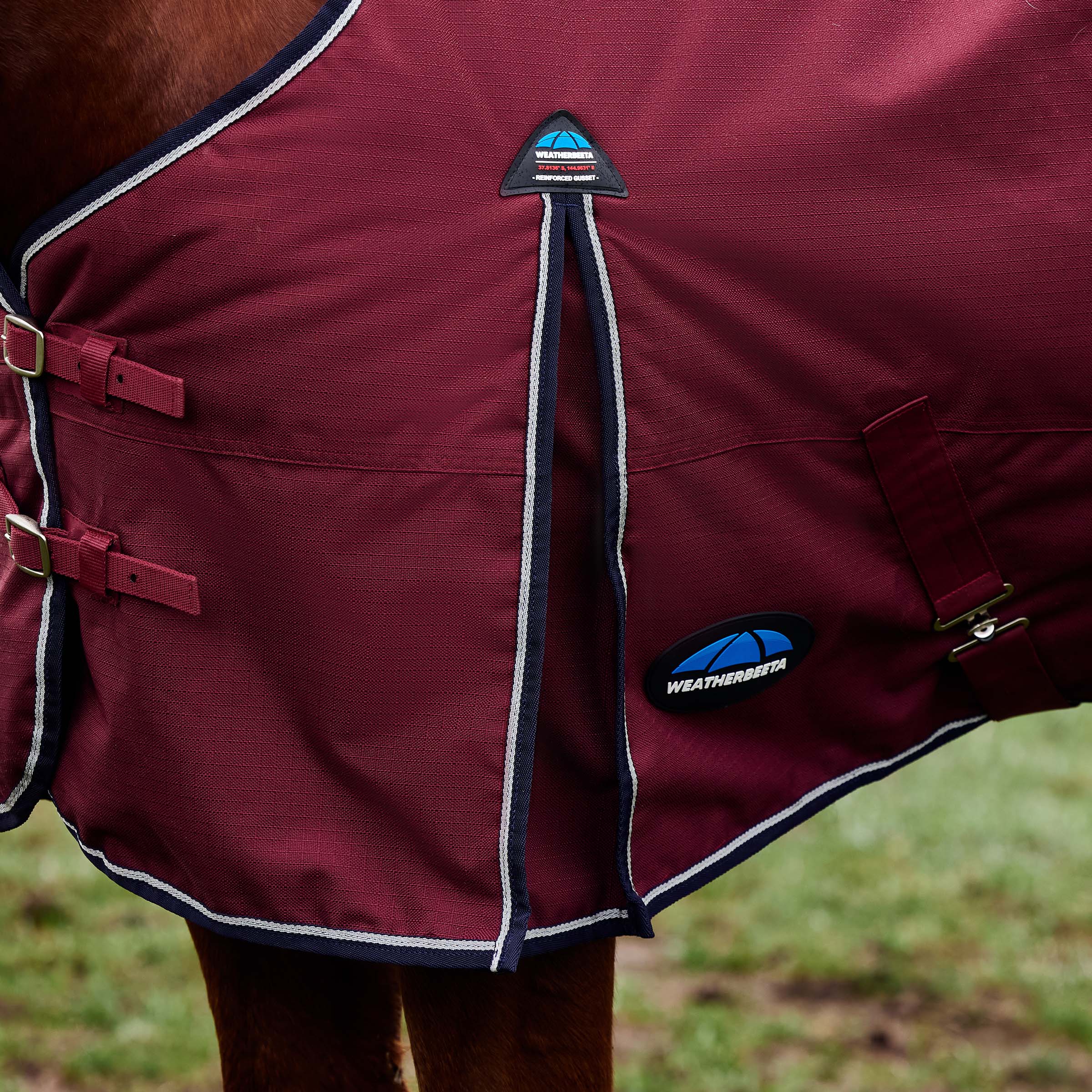 Weatherbeeta Comfitec Prelim Turnout 220G Burgundy/ Navy - Image 5