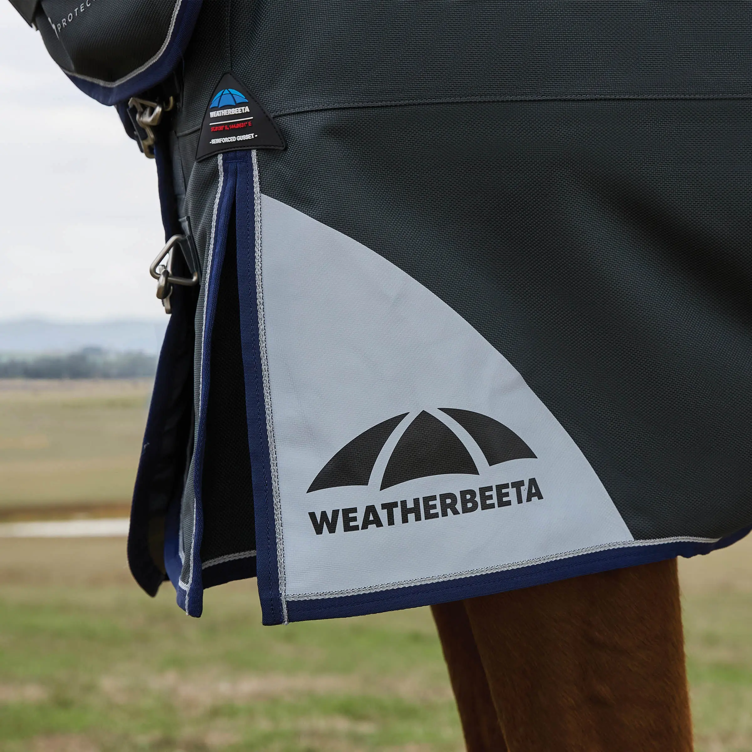 Weatherbeeta Comfitec Ultra Turnout Detach-A-Neck 220G - Image 4